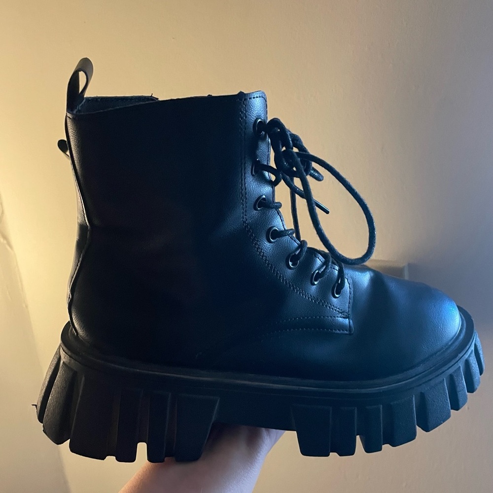 Lug sole platform boots
